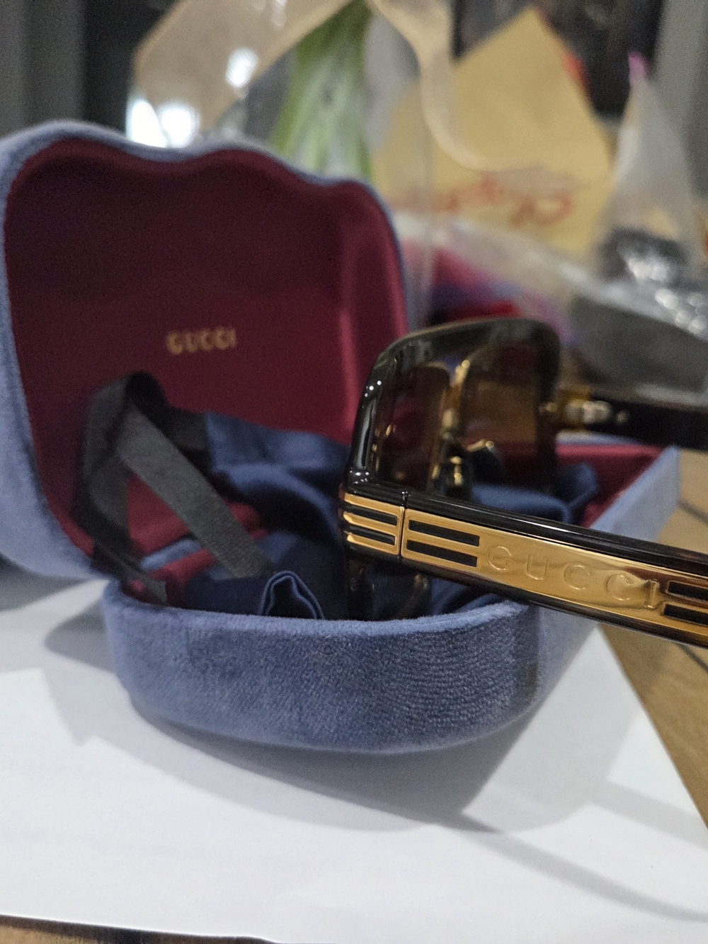 Gucci Black and Gold Logo Sunglasses - Picture 4 of 5